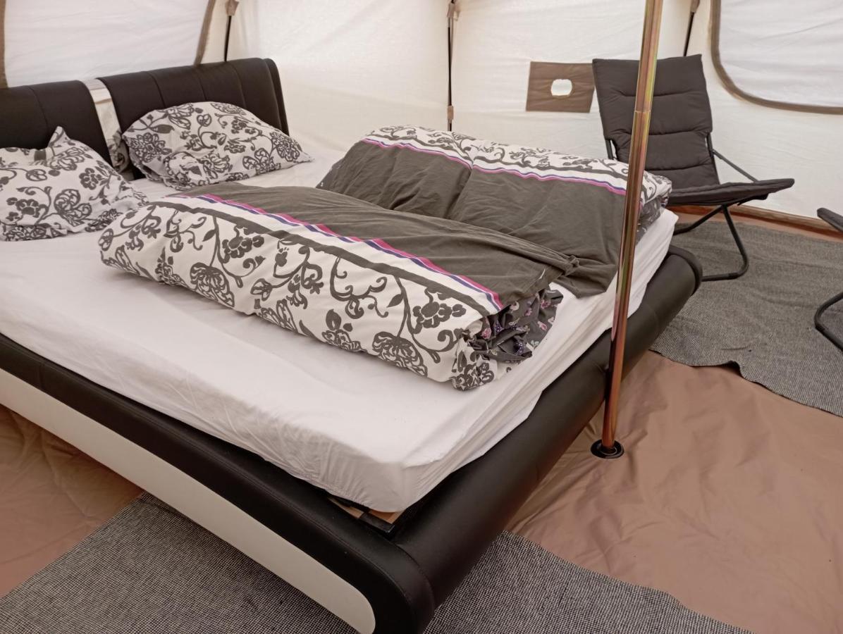 Natuur-Like Glamping In Bosland NeerNeerpelt Zewnętrze zdjęcie